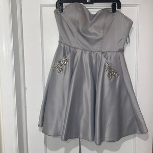 Strapless dress